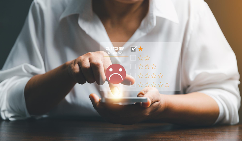 a customer giving bad review of 1 star